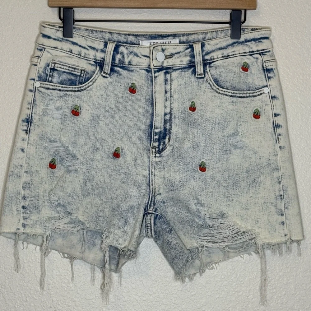 Judy Blue Cherry Bomb Denim Shorts High Rise Distressed Raw Hem Large